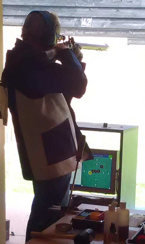 Kreisschützenverband Pinneberg -Quickborner Schütze verpasst ganz knapp das Siegerpodest bei der Vorderlader DM in Pforzheim