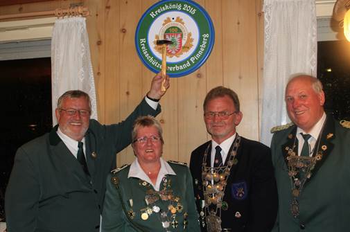 Kreisschützenverband Pinneberg - Der Kreiskönig 2015 ist von der ganz schnellen Truppe ...