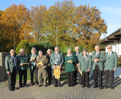Kreisschützenverband Pinneberg - Vogelschießen 2015: Manfred Heiland schießt den Vogel ab